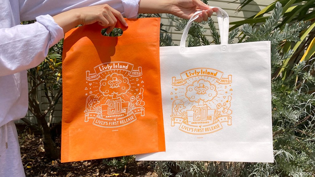 Customers who purchase products at the POP UP store will receive an original shopper on a first-come, first-served basis!