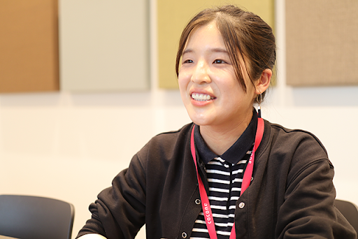 Q1: I heard that you joined the company as a full-time employee after experiencing an internship.